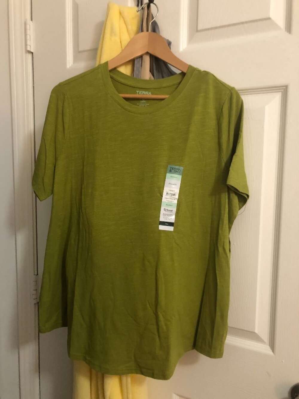 Terra & Sky Olive Green Relaxed Fit T-Shirt Size 14